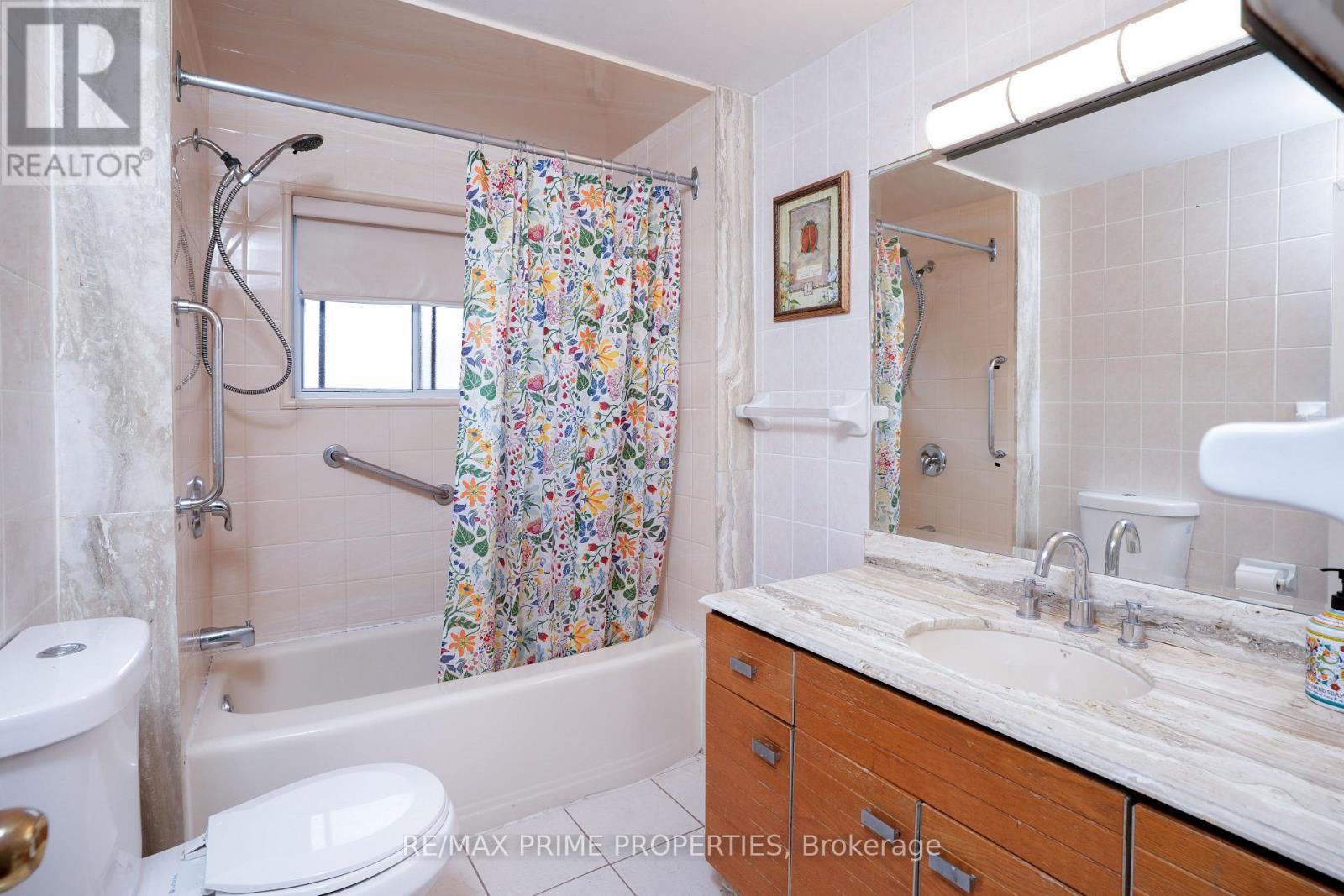 81 Silverstone Drive, Toronto, Ontario  M9V 3G4 - Photo 34 - W12319800
