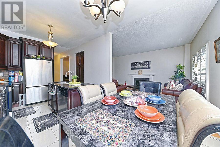 7302 Rosehurst Drive, Mississauga, Ontario  L5N 8H1 - Photo 18 - W12319834