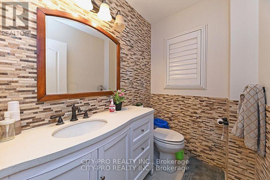 7302 Rosehurst Drive, Mississauga, Ontario  L5N 8H1 - Photo 22 - W12319834