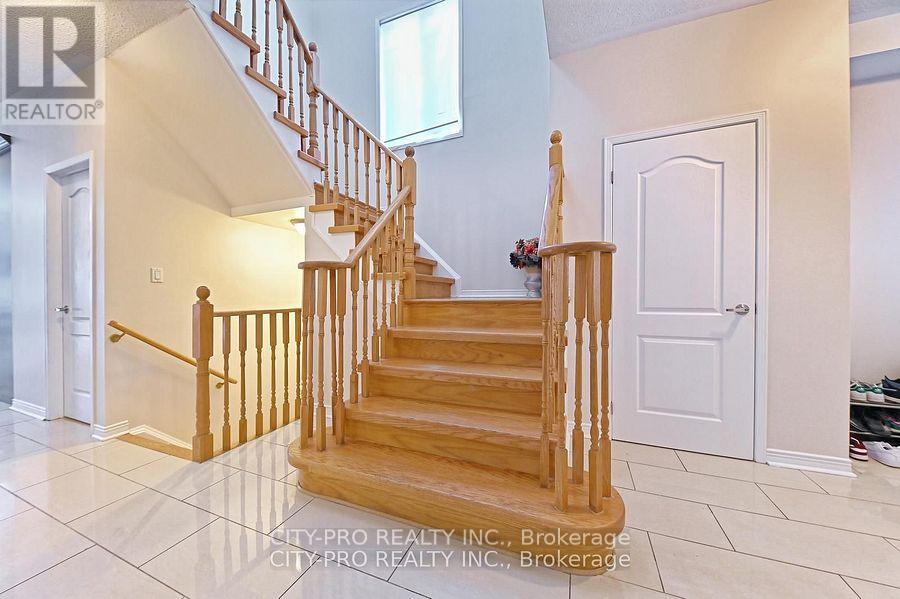 7302 Rosehurst Drive, Mississauga, Ontario  L5N 8H1 - Photo 23 - W12319834