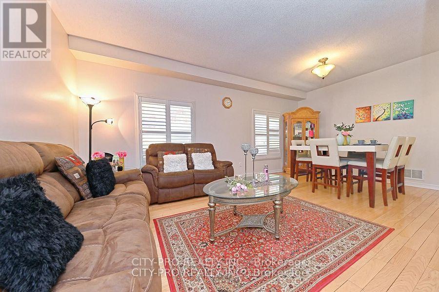 7302 Rosehurst Drive, Mississauga, Ontario  L5N 8H1 - Photo 4 - W12319834