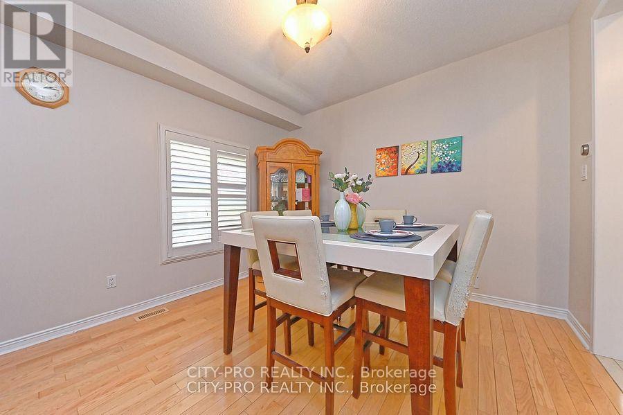 7302 Rosehurst Drive, Mississauga, Ontario  L5N 8H1 - Photo 8 - W12319834