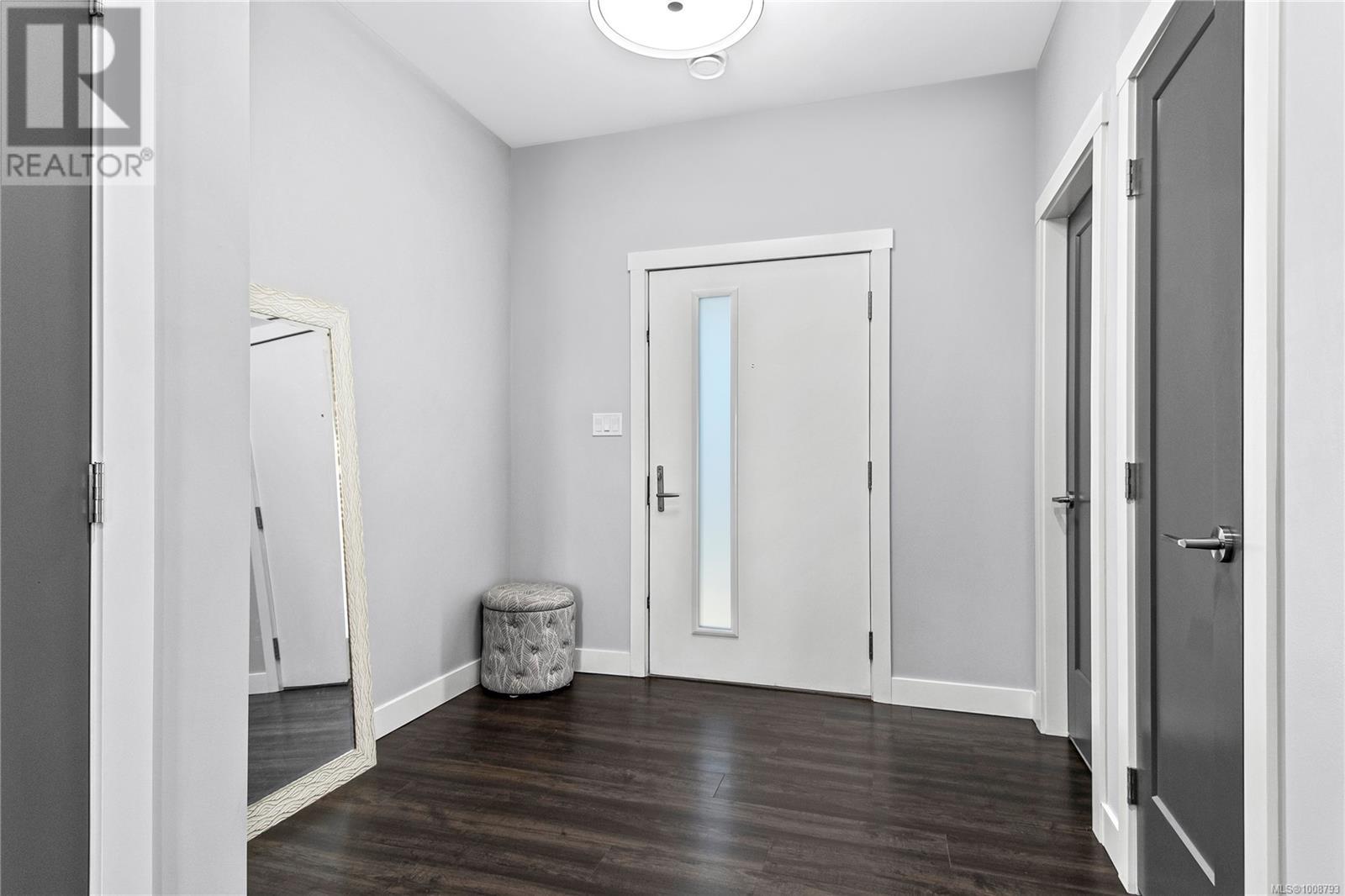 Property at 2 1580 Glen Eagle Dr image 3