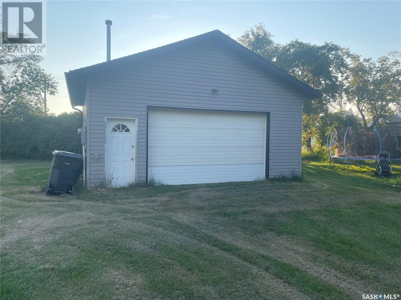 3001 2nd Avenue E, Waldheim, Saskatchewan  S0K 4R0 - Photo 3 - SK014327