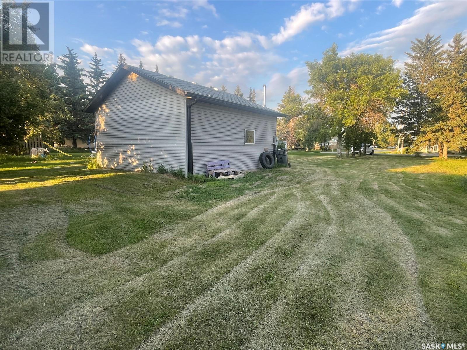 3001 2nd Avenue E, Waldheim, Saskatchewan  S0K 4R0 - Photo 4 - SK014327