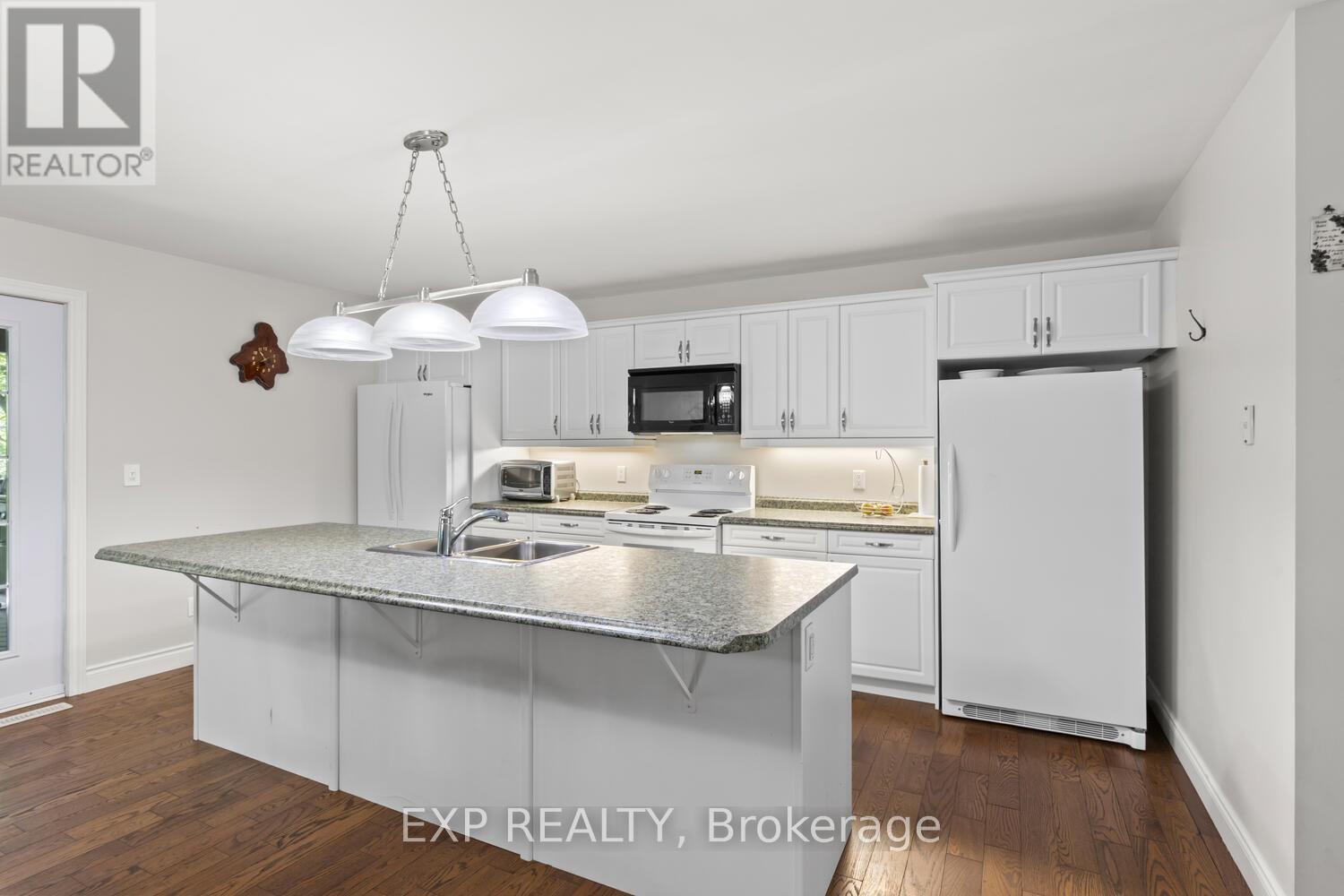 139 John Street, Zorra, Ontario  N0J 1J0 - Photo 7 - X12320008