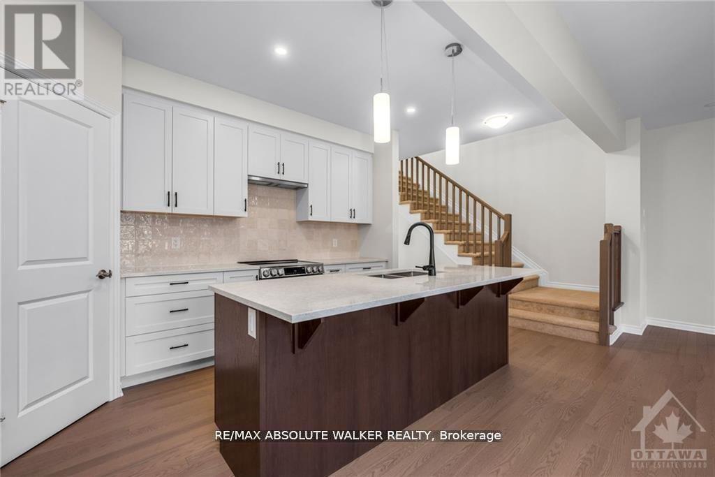 702 Du Rivage Street, Clarence-Rockland, Ontario  K4K 0K1 - Photo 6 - X12320030
