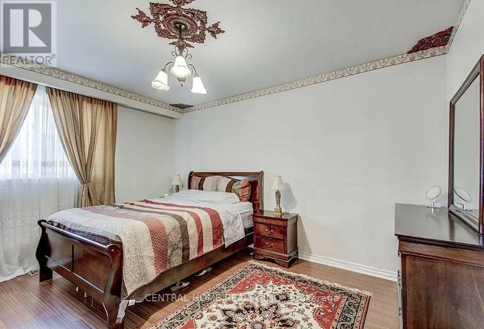 222 Dunview Avenue, Toronto, Ontario  M2N 4J1 - Photo 21 - C12319884