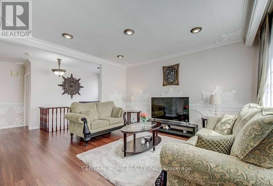 222 Dunview Avenue, Toronto, Ontario  M2N 4J1 - Photo 7 - C12319884