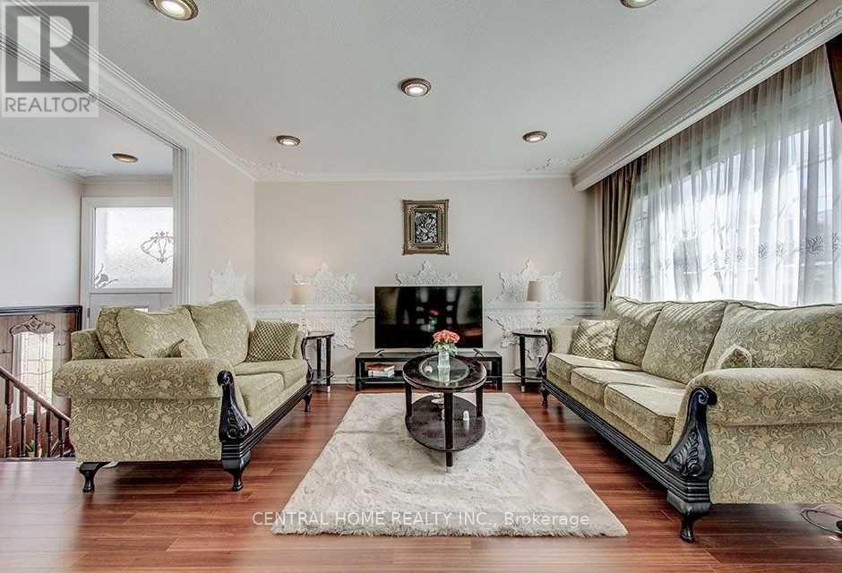 222 Dunview Avenue, Toronto, Ontario  M2N 4J1 - Photo 8 - C12319884