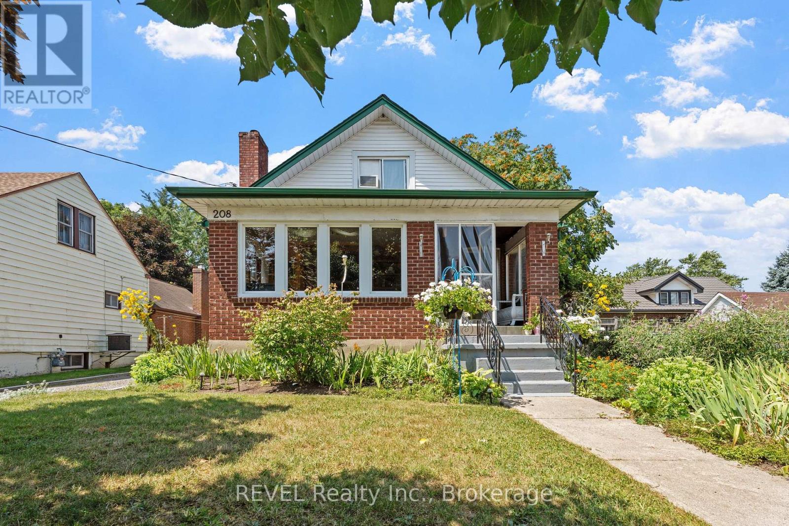 208 North Street, Fort Erie, Ontario  L2A 3R8 - Photo 1 - X12320020