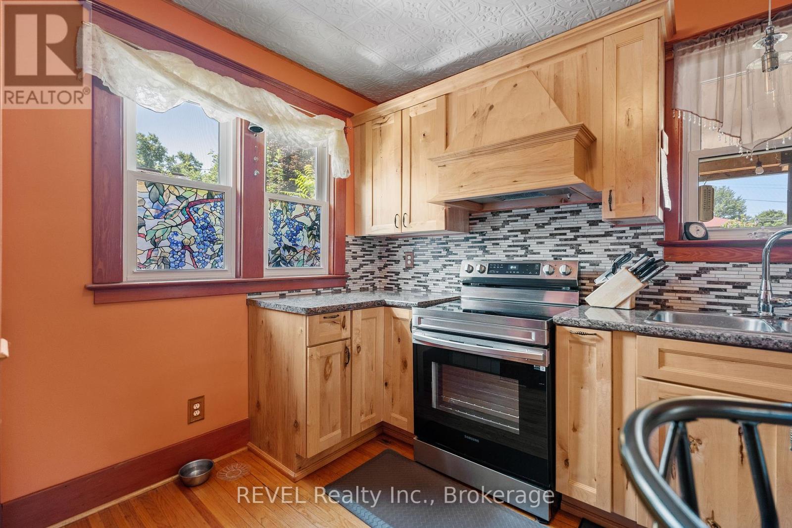208 North Street, Fort Erie, Ontario  L2A 3R8 - Photo 18 - X12320020