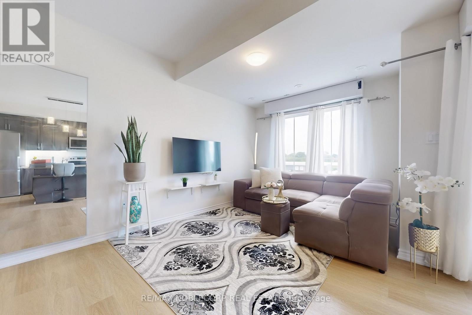 Property at 15 - 470 BERESFORD PATH image 1