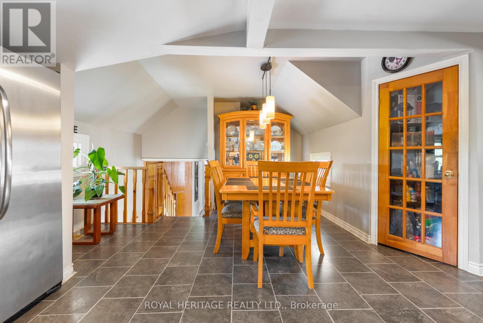 1984 Sturgeon Road, Kawartha Lakes (Verulam), Ontario  K0M 1L0 - Photo 8 - X12320005