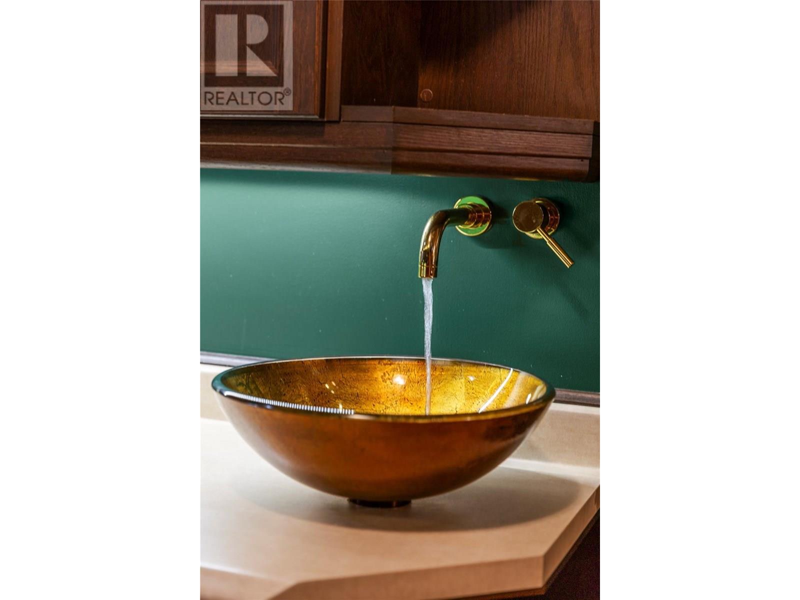 304 First Street W, Revelstoke, British Columbia  V0E 2S0 - Photo 12 - 10357983