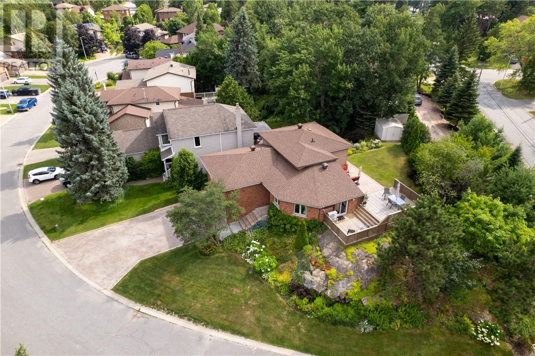 Property at 3 Aspenwood Court image 1