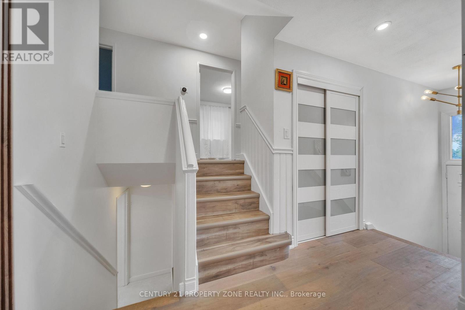 Property at 122 VISTA BOULEVARD image 5