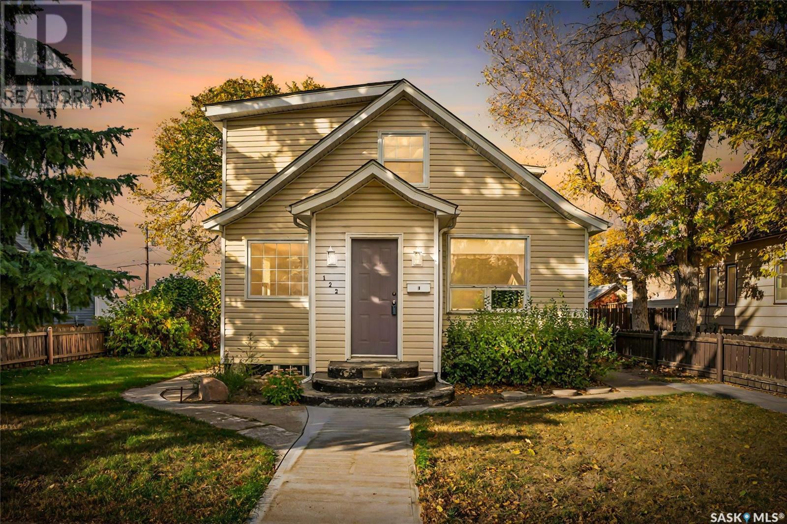 Property at 122 Lillooet STREET E image 1
