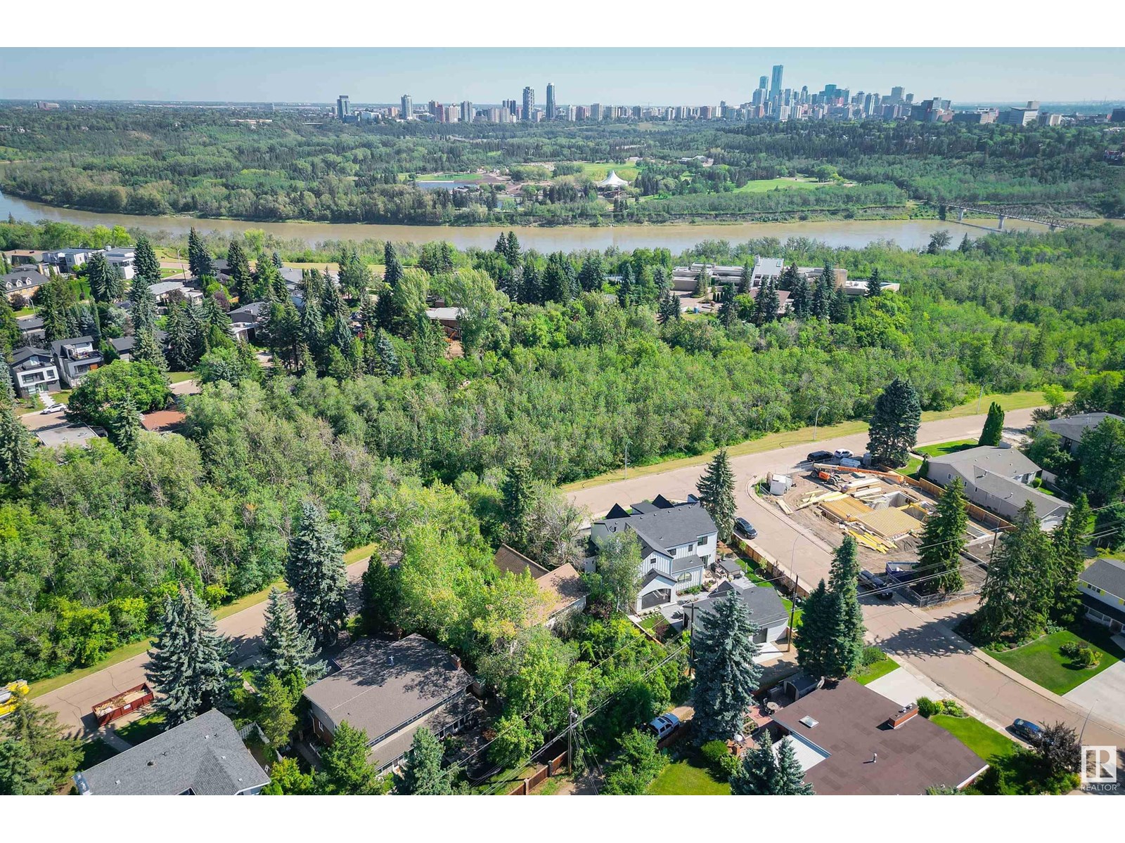 50 Valleyview Cr Nw, Edmonton, Alberta  T5R 5J8 - Photo 1 - E4450629