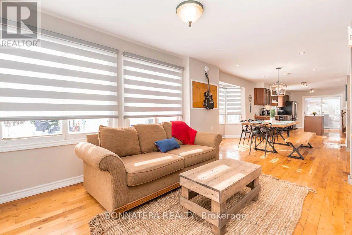 Property at 687 INNISFIL BEACH ROAD image 4