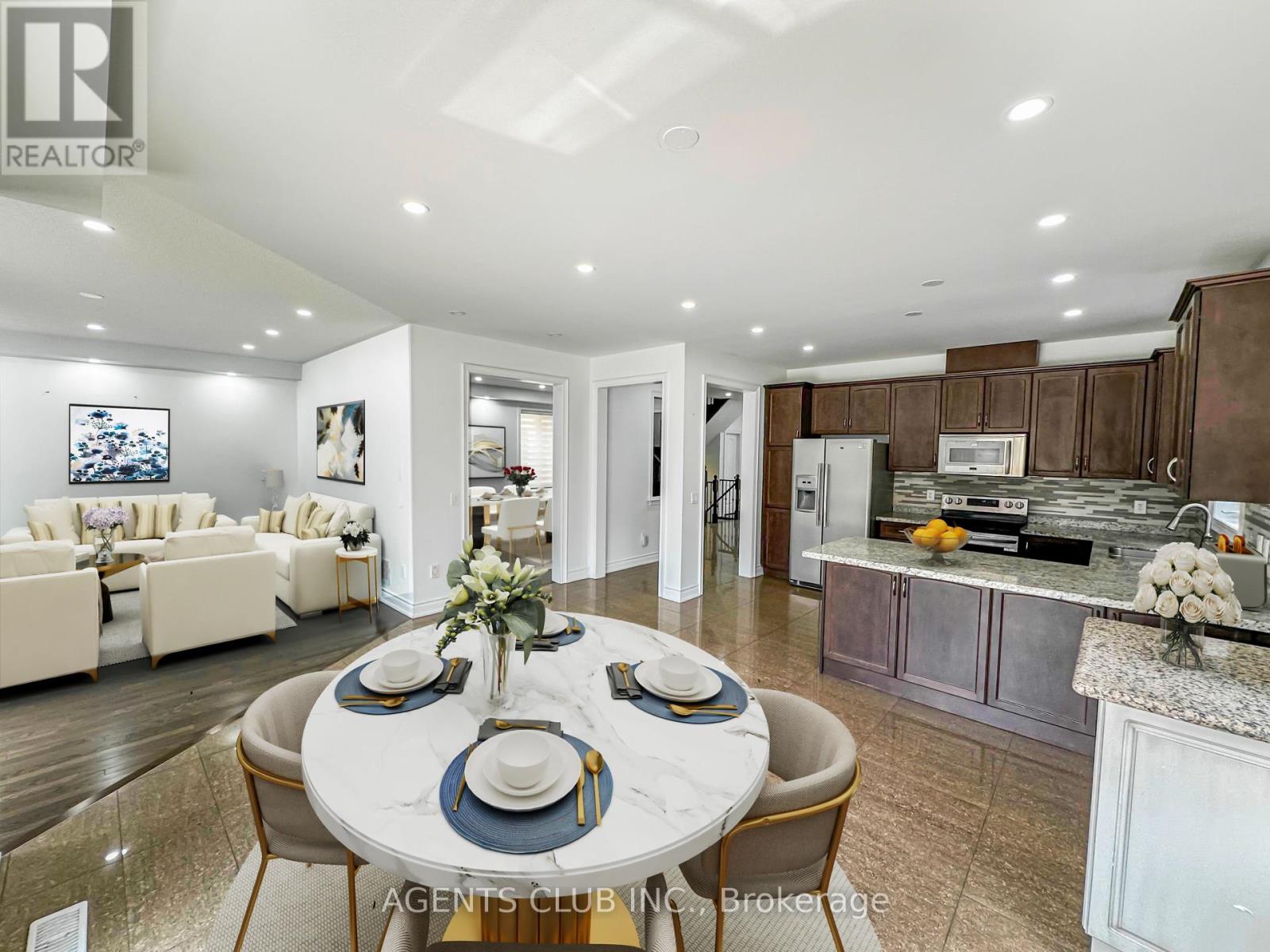 Property at 205 VIA TOSCANA image 4