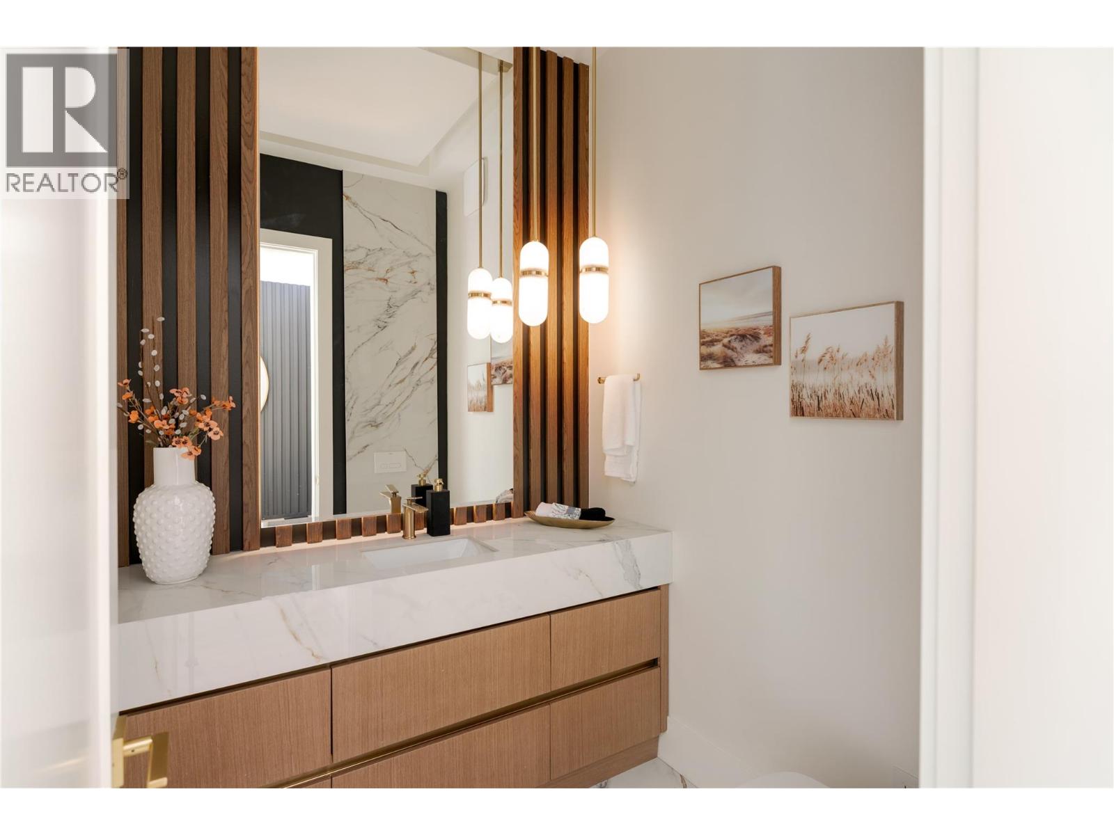 Property at 1016 EMSLIE Street image 1