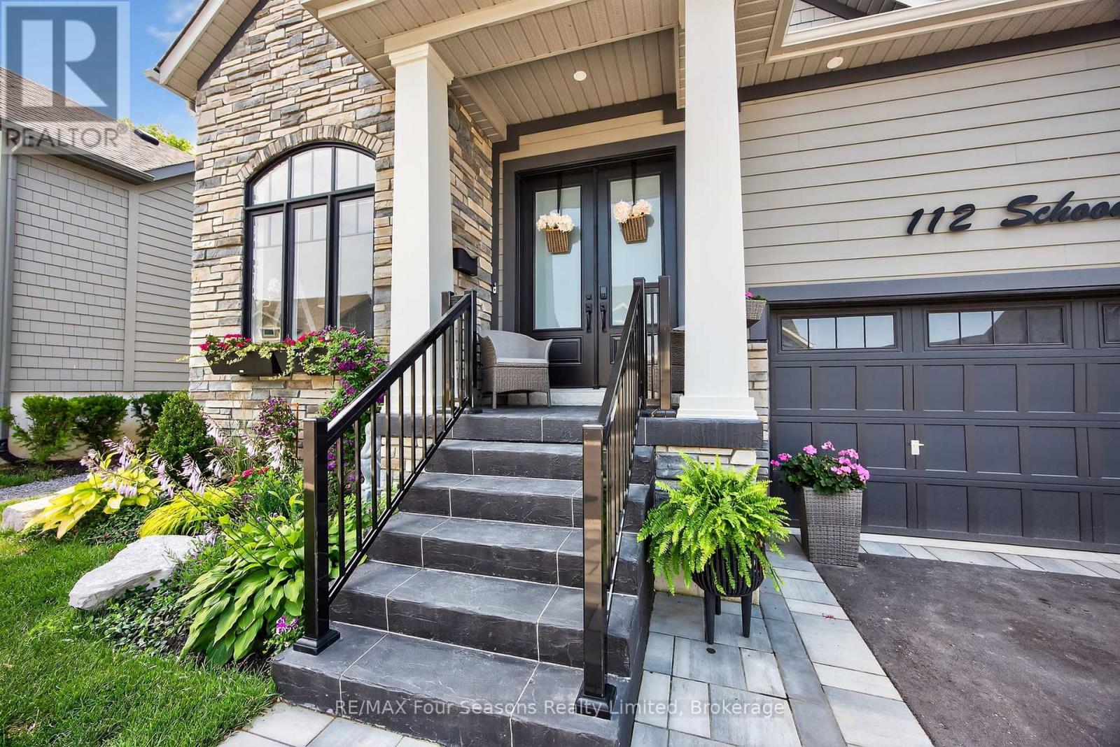 112 Schooners Lane, Blue Mountains, Ontario  N0H 2P0 - Photo 2 - X12320179