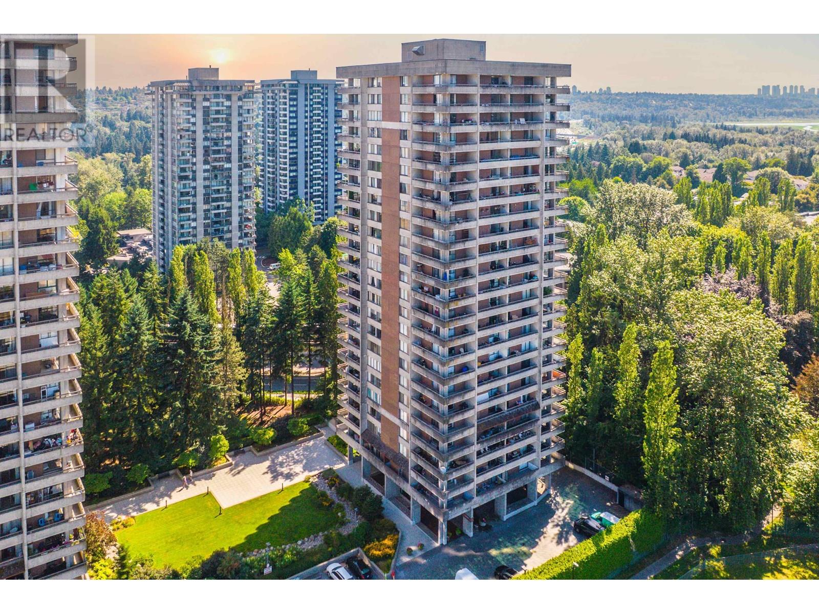 303 3737 BARTLETT COURT, Burnaby, British Columbia