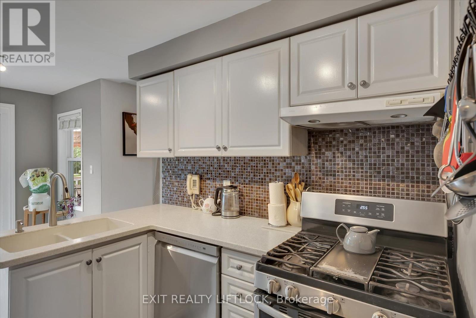9 Brookside Street, Cavan Monaghan, Ontario  L0A 1G0 - Photo 5 - X12320187