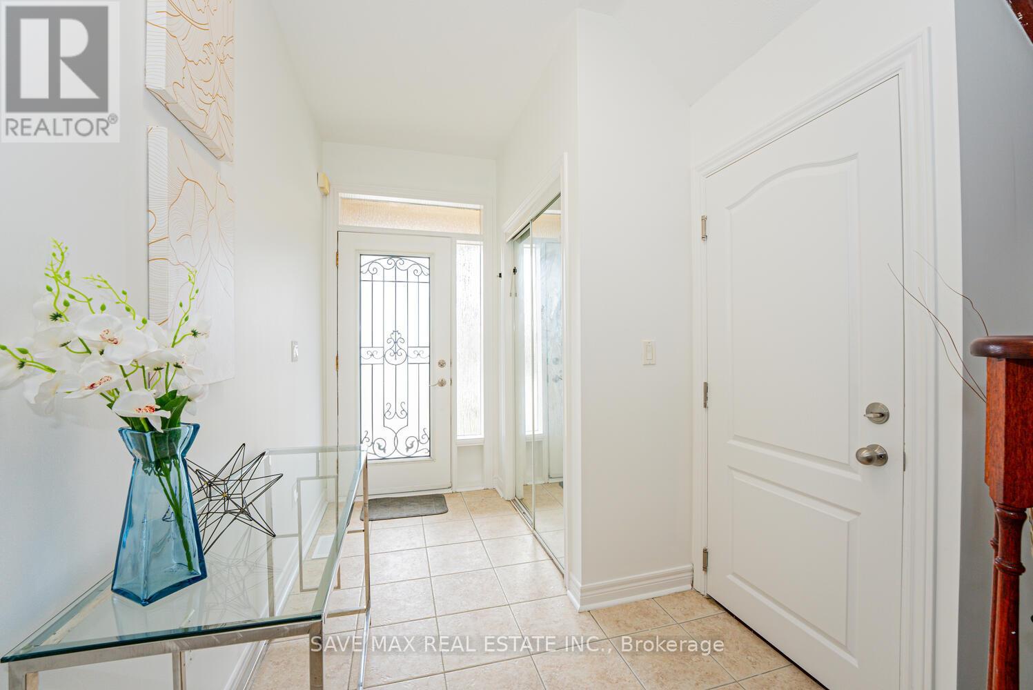 Property at 46 LOCKBURN CRESCENT image 3