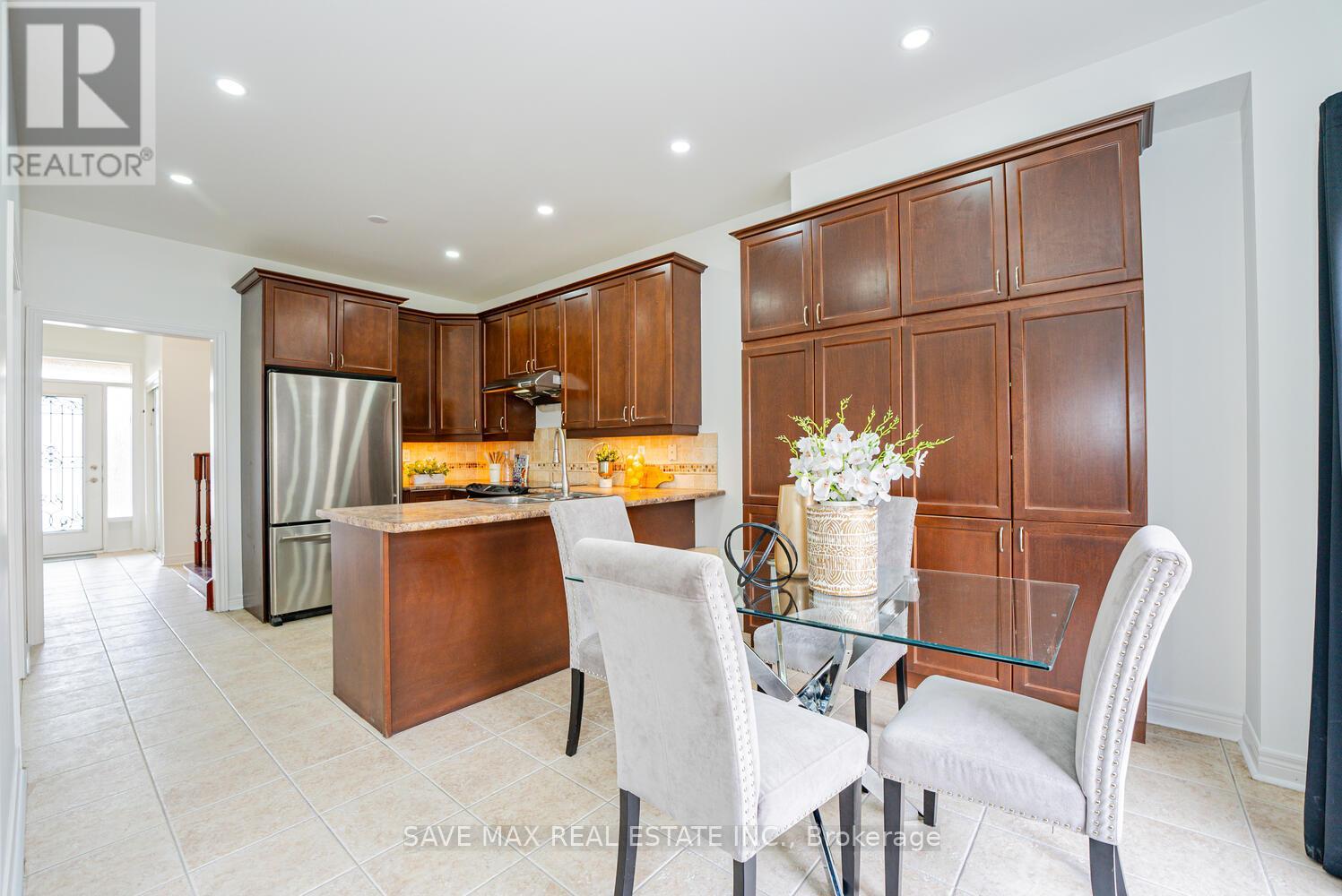 Property at 46 LOCKBURN CRESCENT image 4