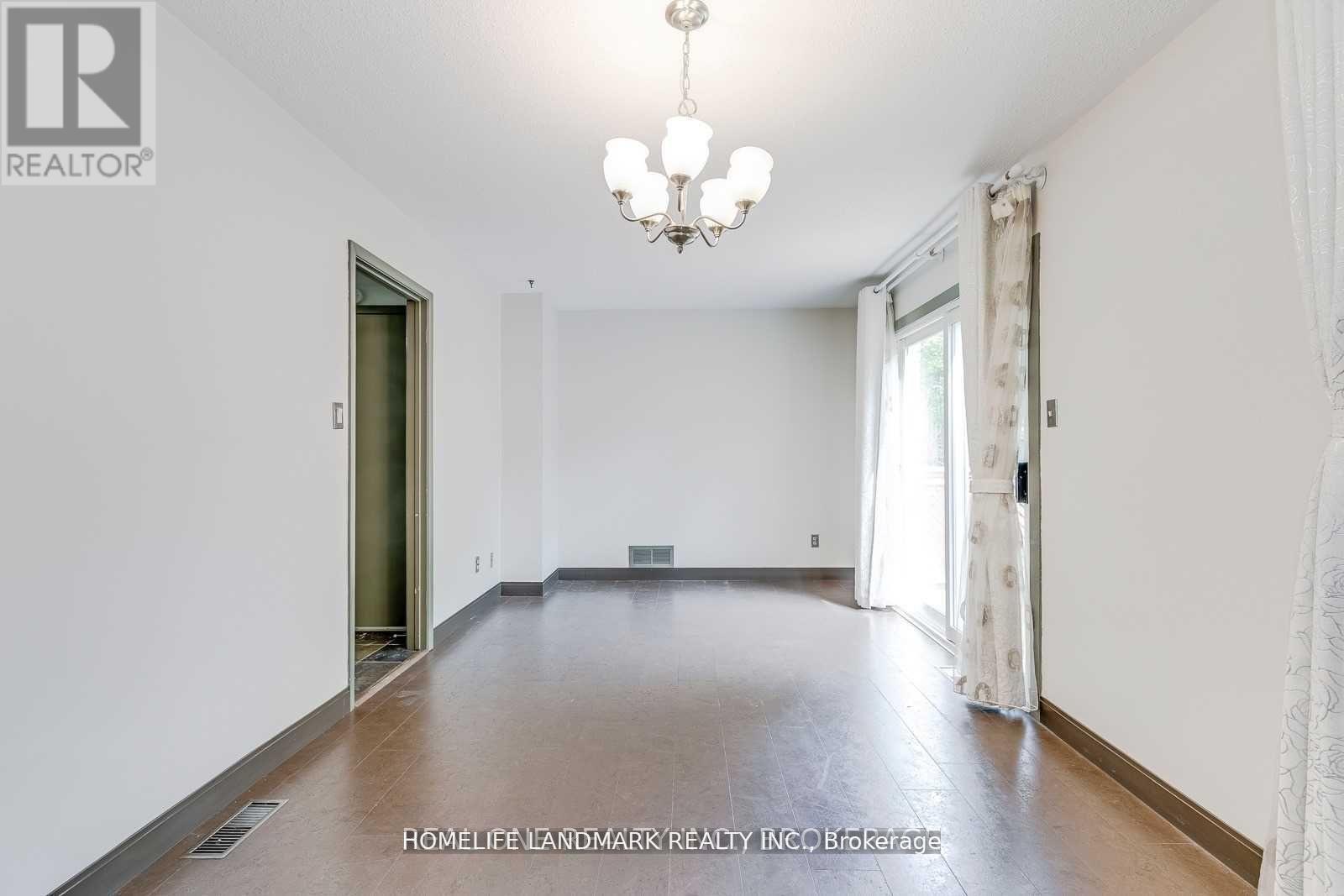 2149 Constance Drive, Oakville, Ontario  L6J 5L2 - Photo 6 - W12319991