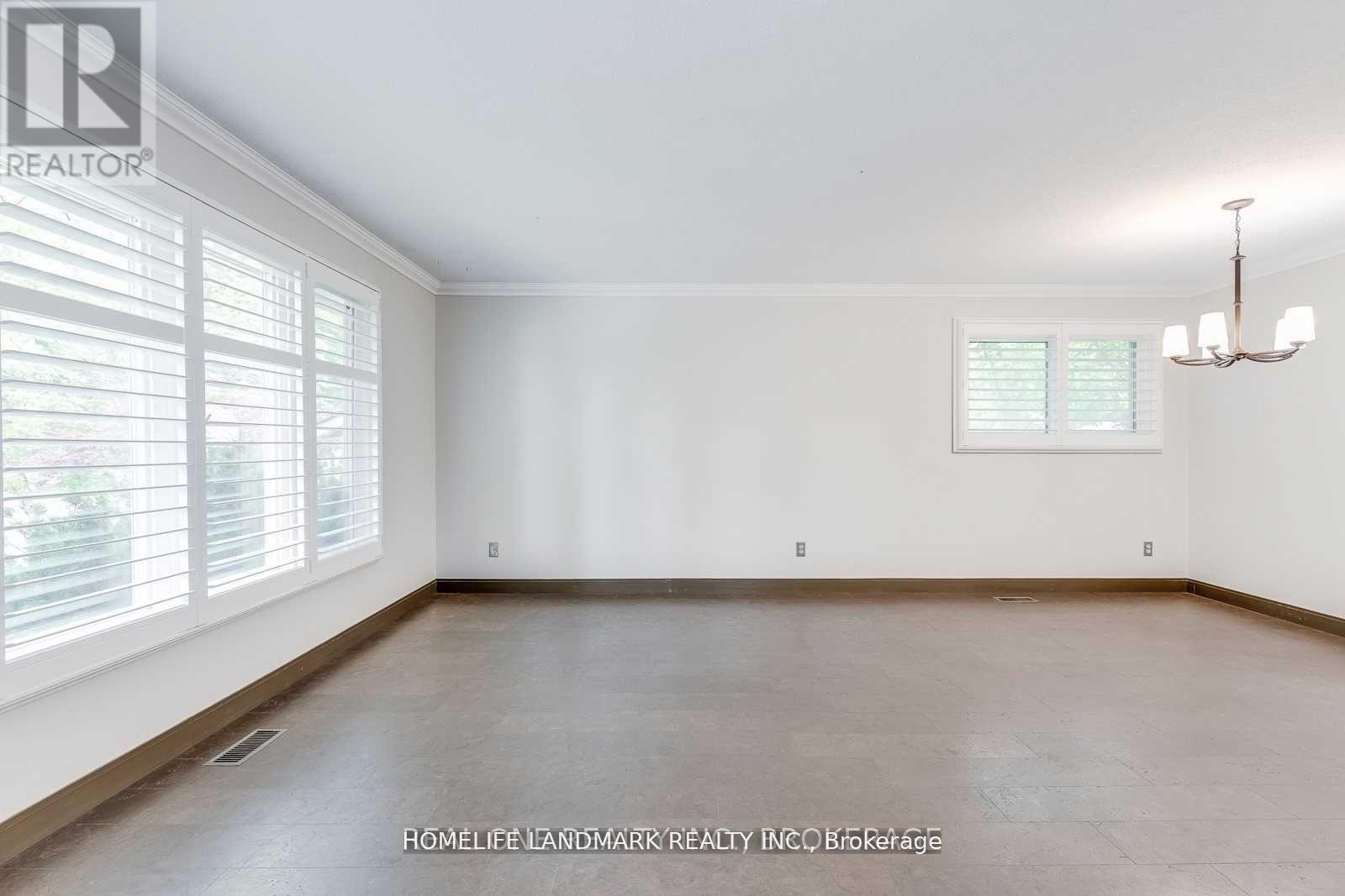 2149 Constance Drive, Oakville, Ontario  L6J 5L2 - Photo 8 - W12319991