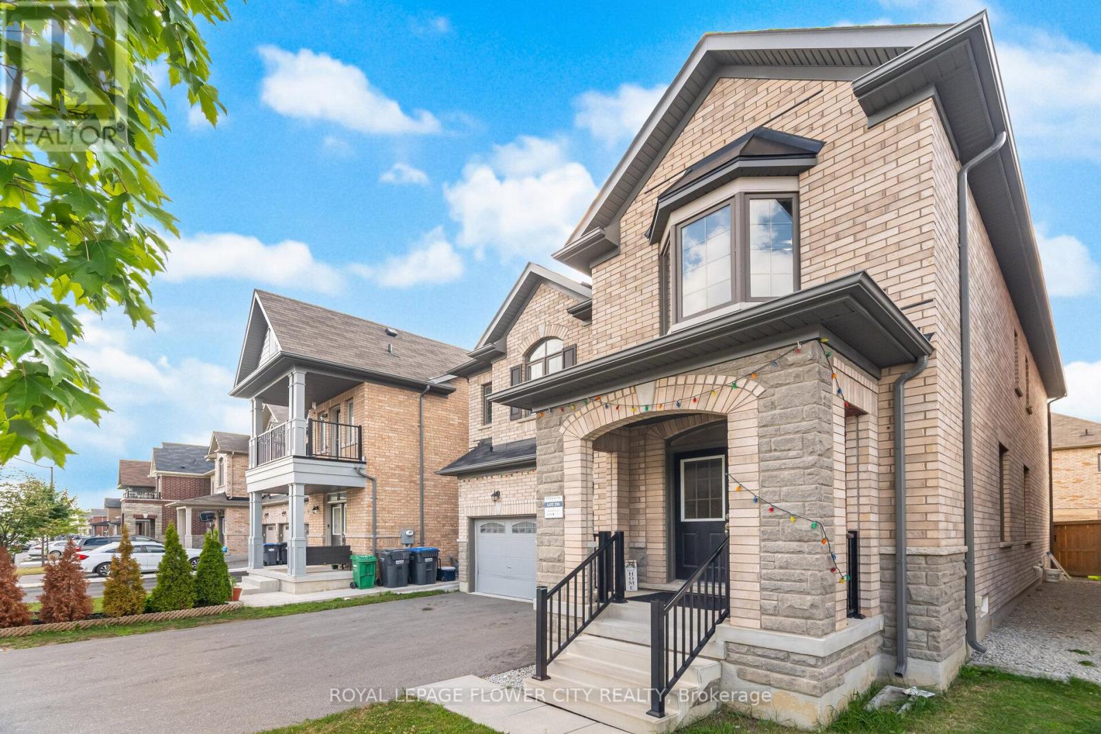Property at 31 O'CONNOR CRESCENT image 3