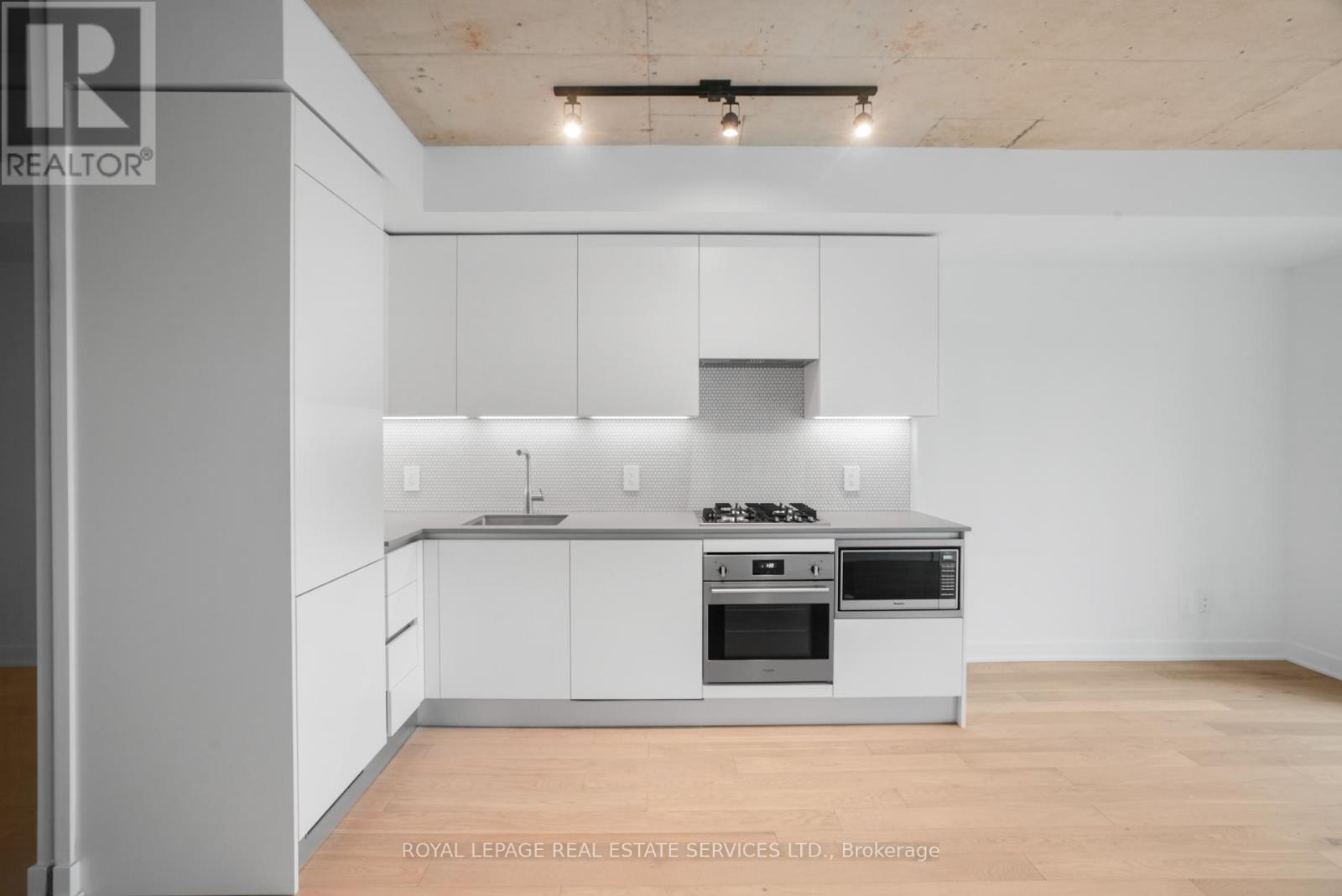 302 - 2720 Dundas Street W, Toronto, Ontario  M6P 1Y2 - Photo 12 - W12320041