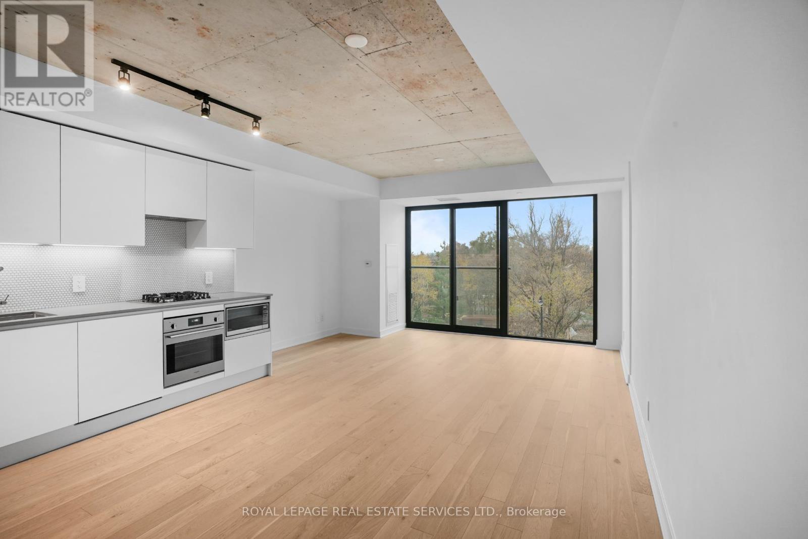 302 - 2720 Dundas Street W, Toronto, Ontario  M6P 1Y2 - Photo 4 - W12320041