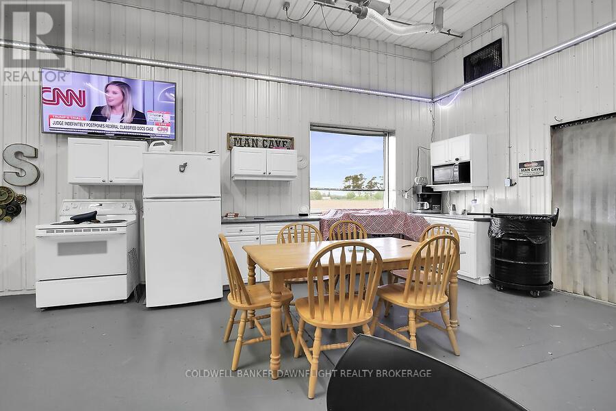 15099 Sixteen Mile Road, Middlesex Centre, Ontario  N0M 1P0 - Photo 48 - X12320193