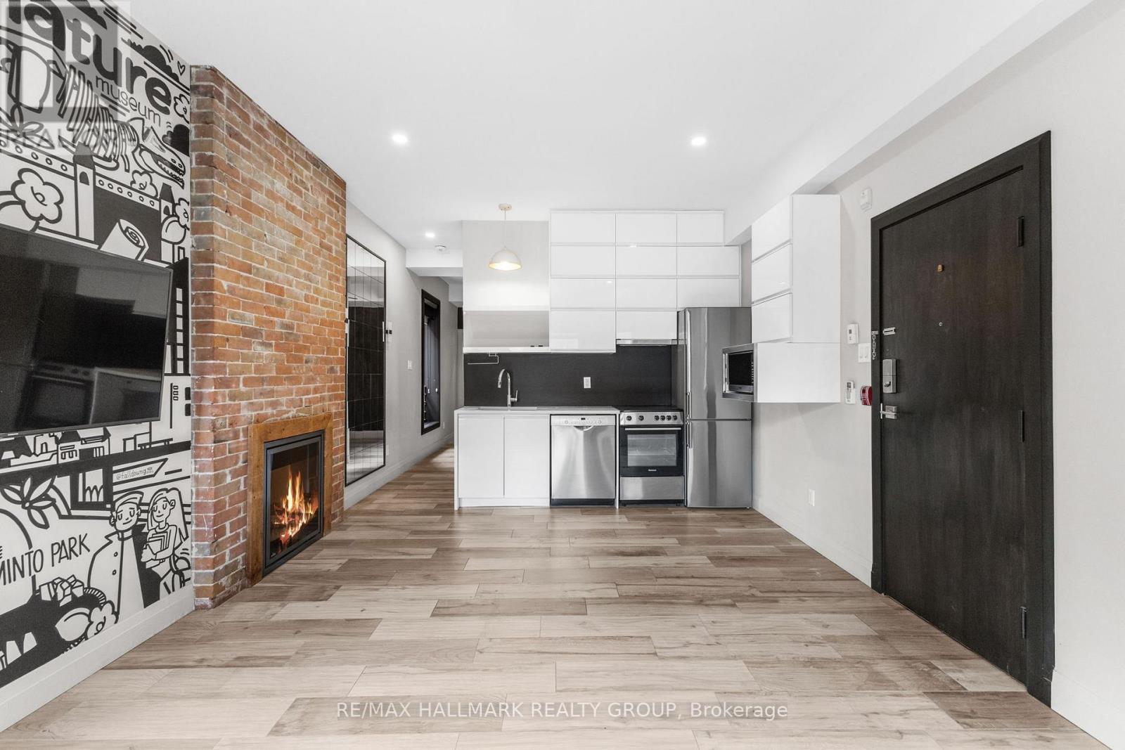 1 - 201 Maclaren Street, Ottawa, Ontario  K2P 0L4 - Photo 8 - X12320169