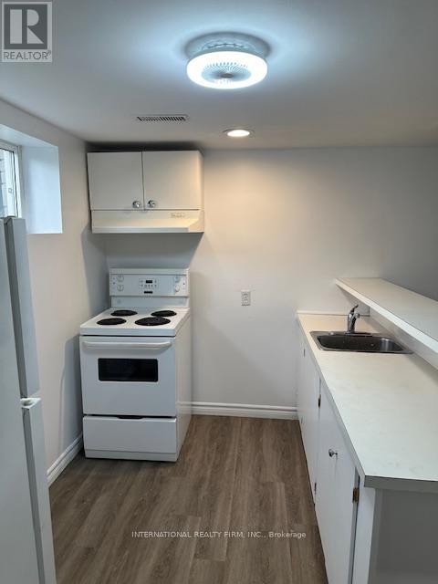 Bsmt - 92 Combe Avenue, Toronto, Ontario  M3H 4J7 - Photo 7 - C12294288