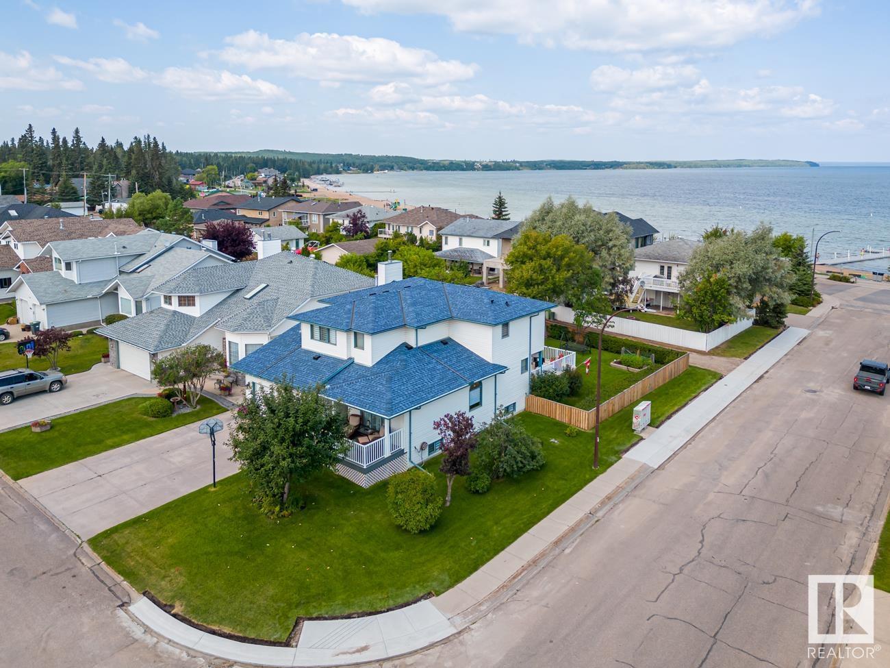 1802 2 AV, Cold Lake, Alberta