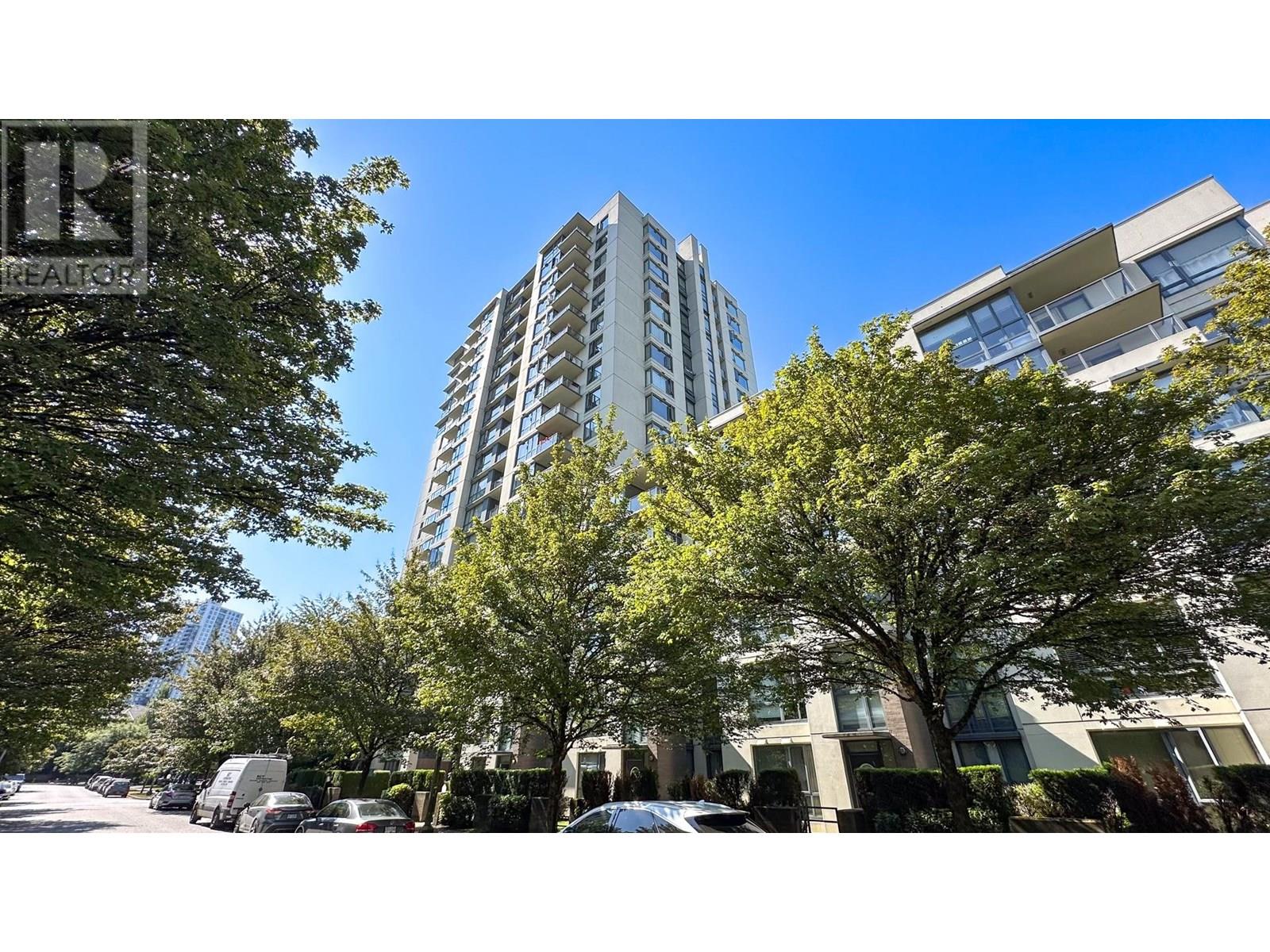 401 3588 CROWLEY DRIVE, Vancouver, British Columbia