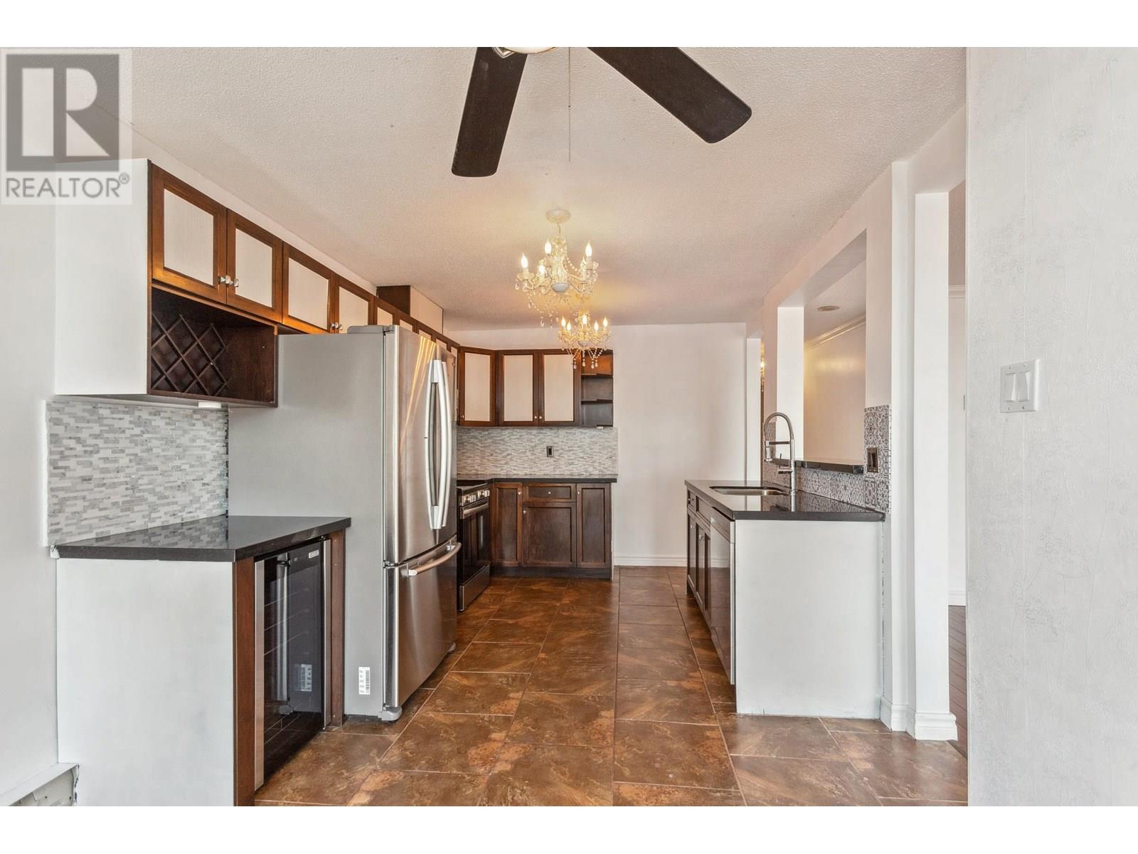 801 8 Laguna Court, New Westminster, British Columbia  V3M 6M6 - Photo 9 - R3032838
