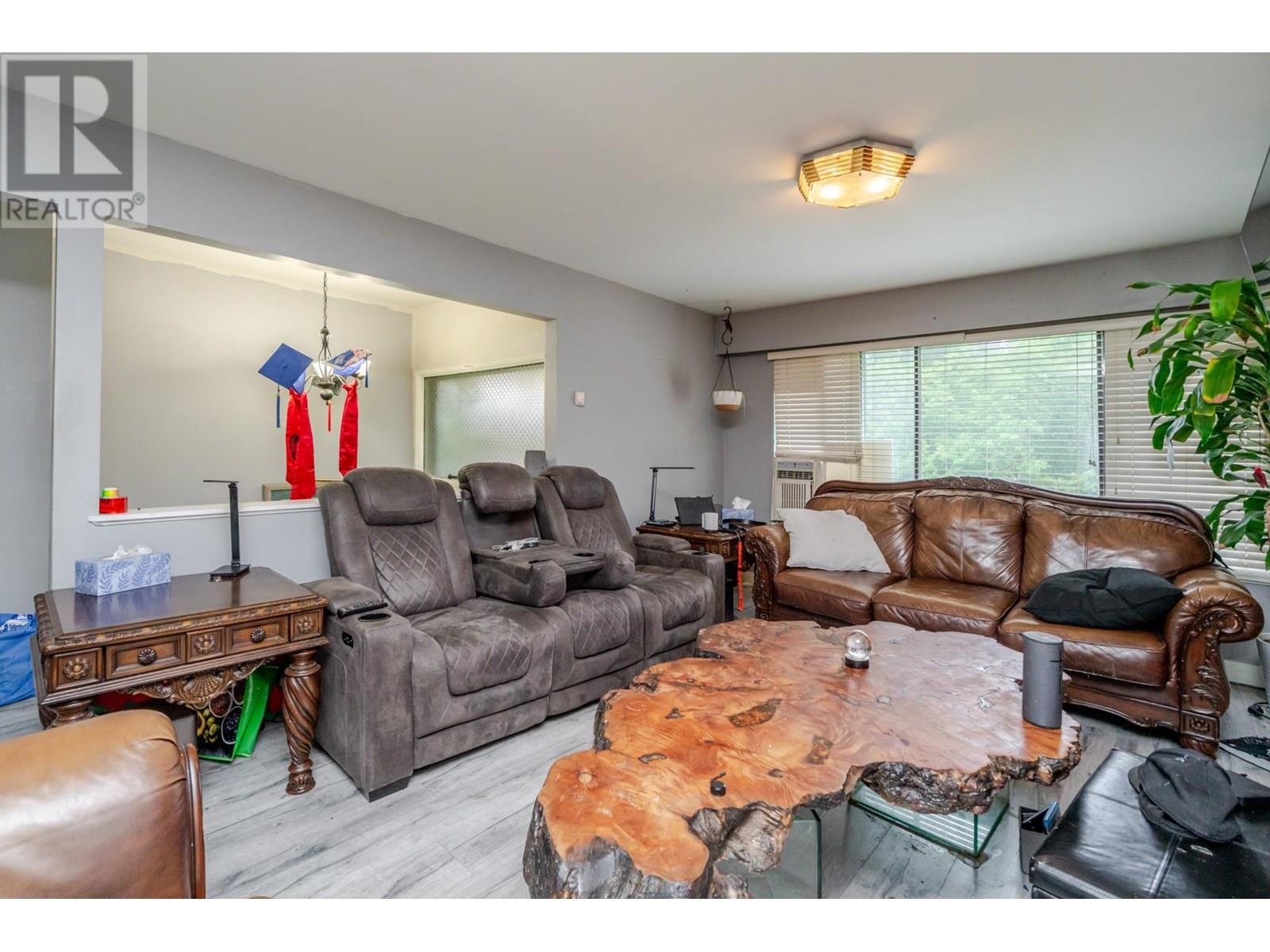 654 Linton Street, Coquitlam, British Columbia  V3J 6J9 - Photo 12 - R3032769