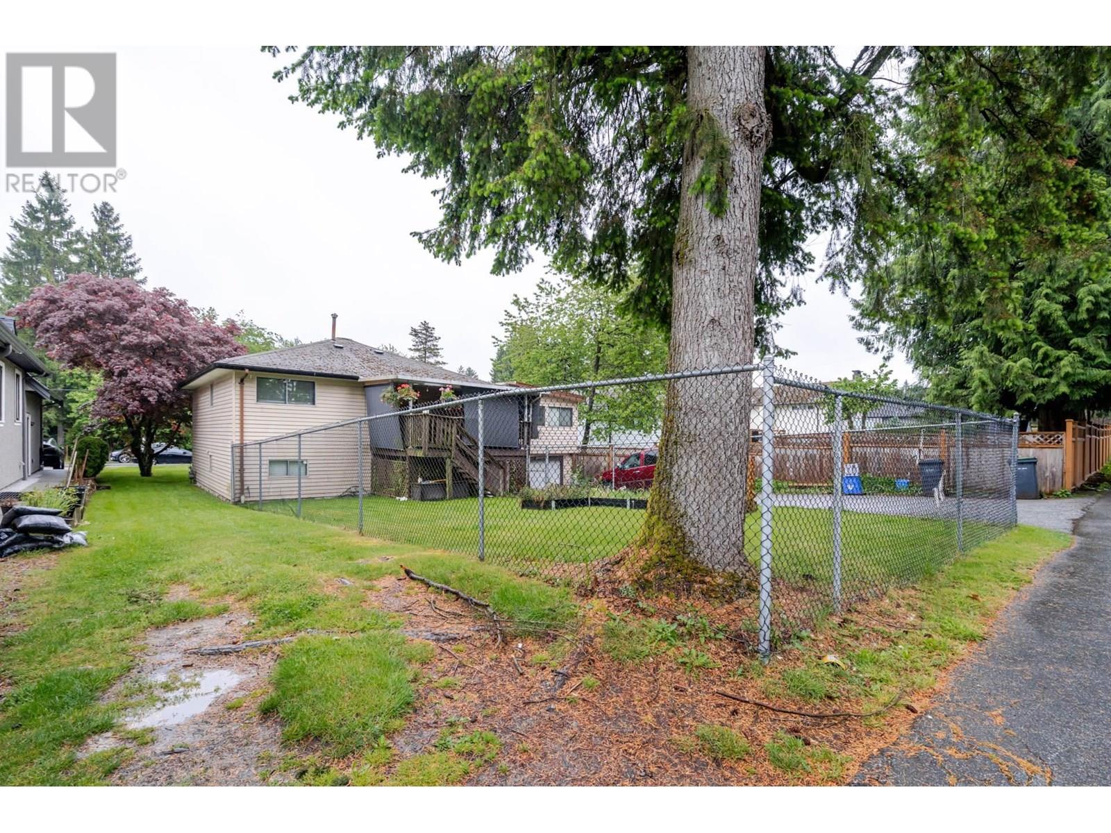 654 Linton Street, Coquitlam, British Columbia  V3J 6J9 - Photo 8 - R3032769
