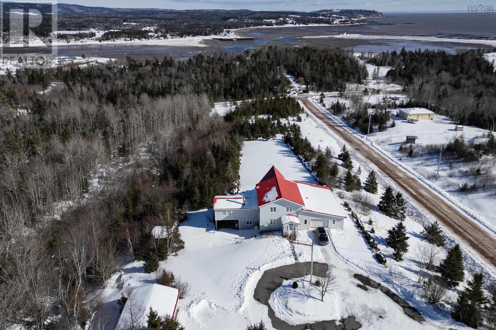 100 Phinney Lane, Parrsboro, Nova Scotia  B0M 1S0 - Photo 3 - 202503521