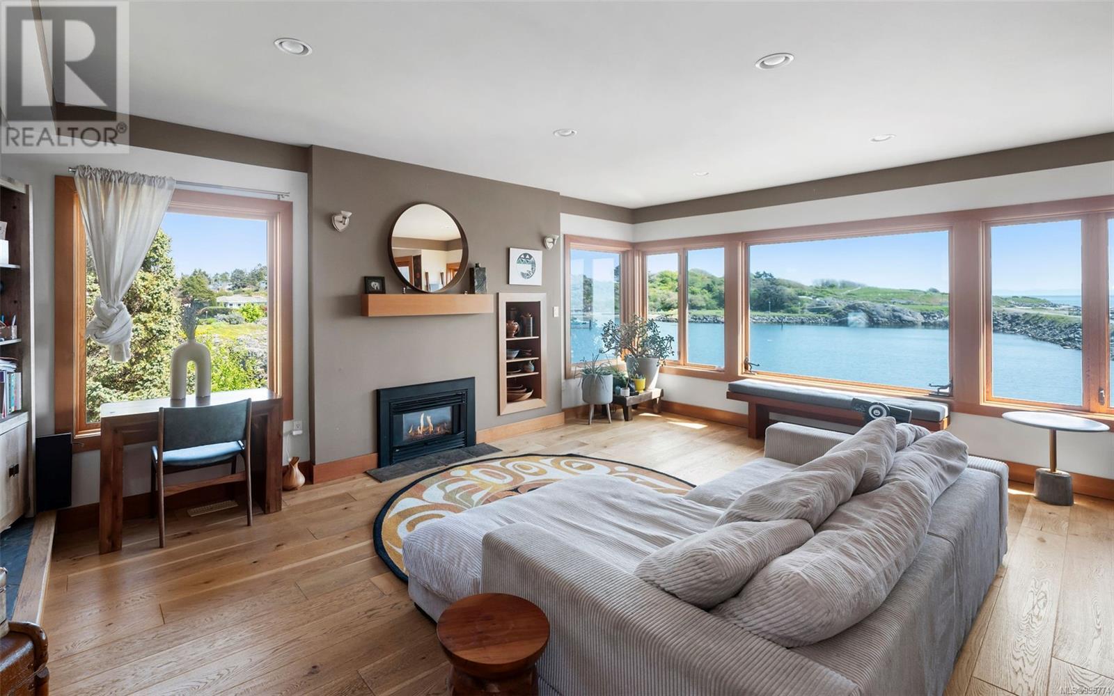 Property at 303 Plaskett Pl image 3