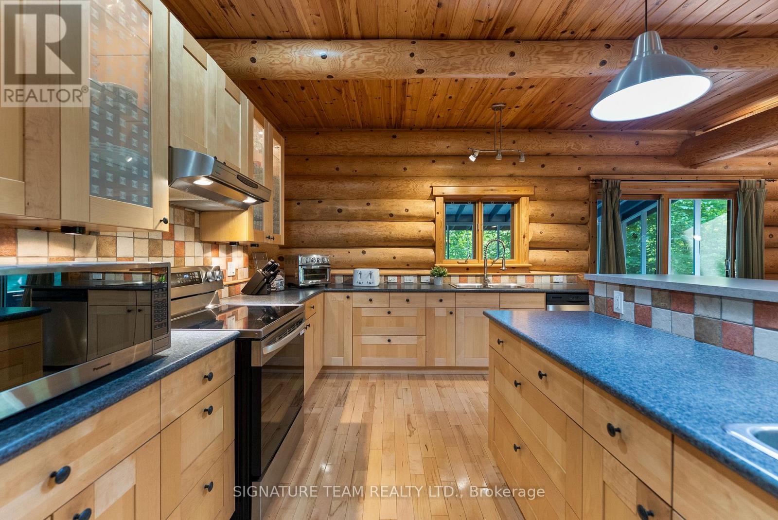 800 Woito Station Road, Laurentian Valley, Ontario  K2A 6W5 - Photo 10 - X12320350