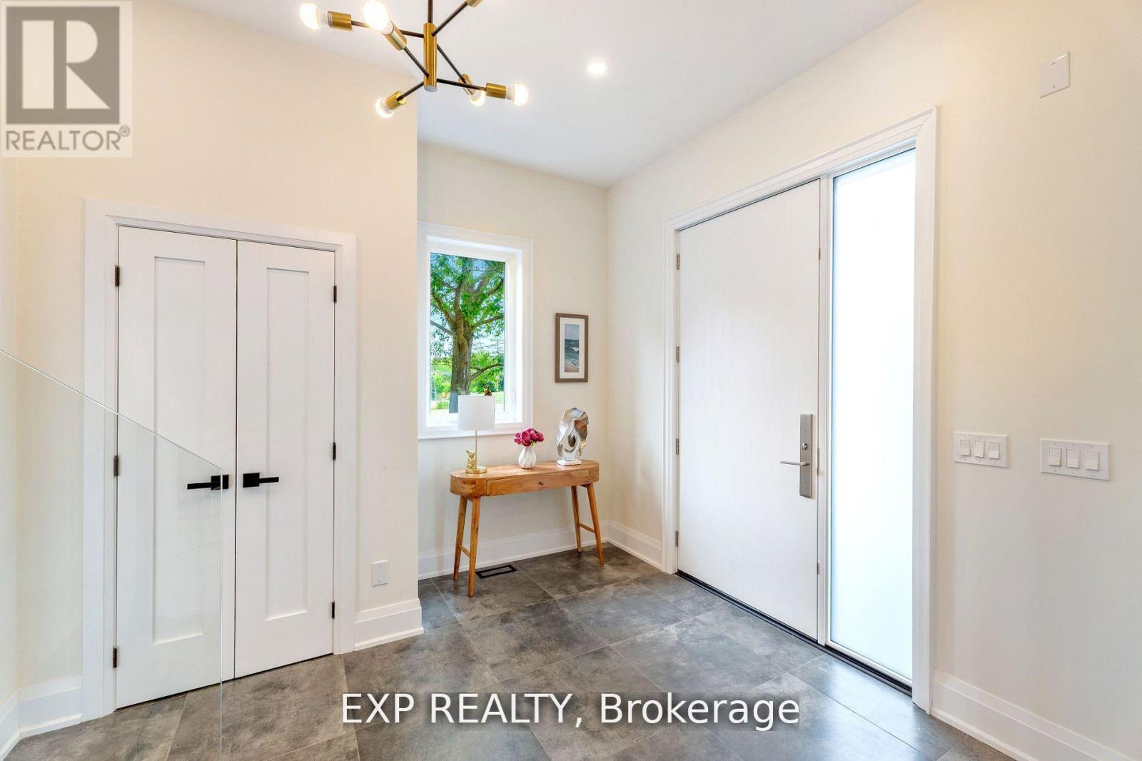 Property at 271 MAIN STREET N image 5
