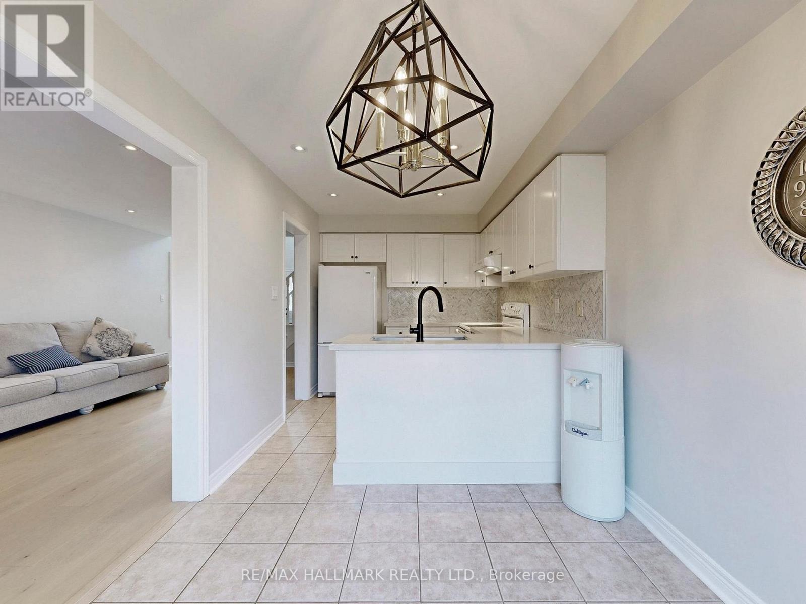 22 Laura Sabrina Drive, Vaughan, Ontario  L4H 1M6 - Photo 13 - N12320143