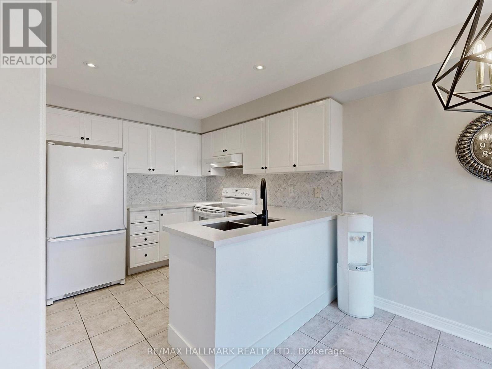22 Laura Sabrina Drive, Vaughan, Ontario  L4H 1M6 - Photo 9 - N12320143
